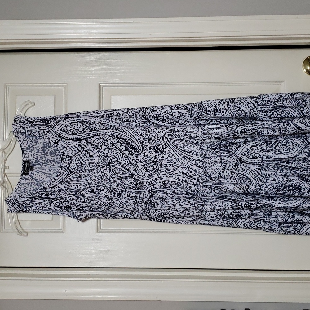 Sleeveless dress